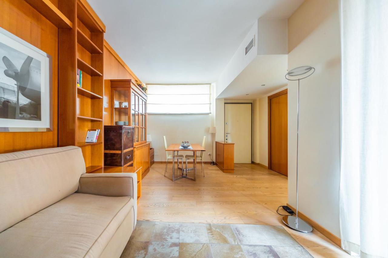Cozy Apt - Corso Vercelli & Conciliazione M1 Milán Exterior foto